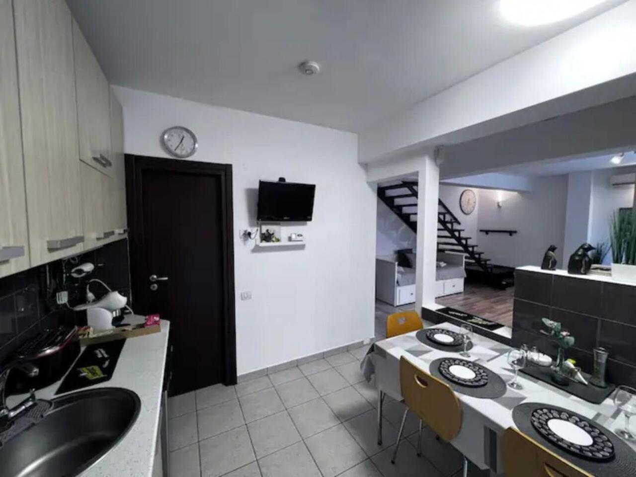 Vila Luminoasa Cu Curte Privata Bucureşti Eksteriør bilde