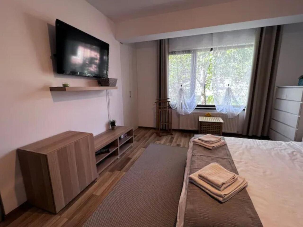Vila Luminoasa Cu Curte Privata Bucureşti Eksteriør bilde