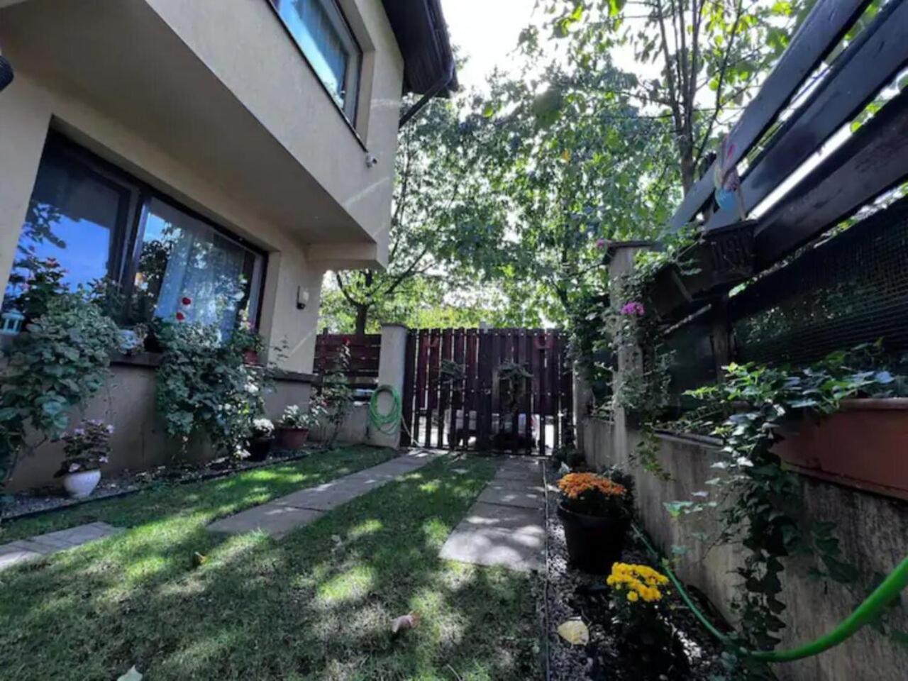 Vila Luminoasa Cu Curte Privata Bucureşti Eksteriør bilde