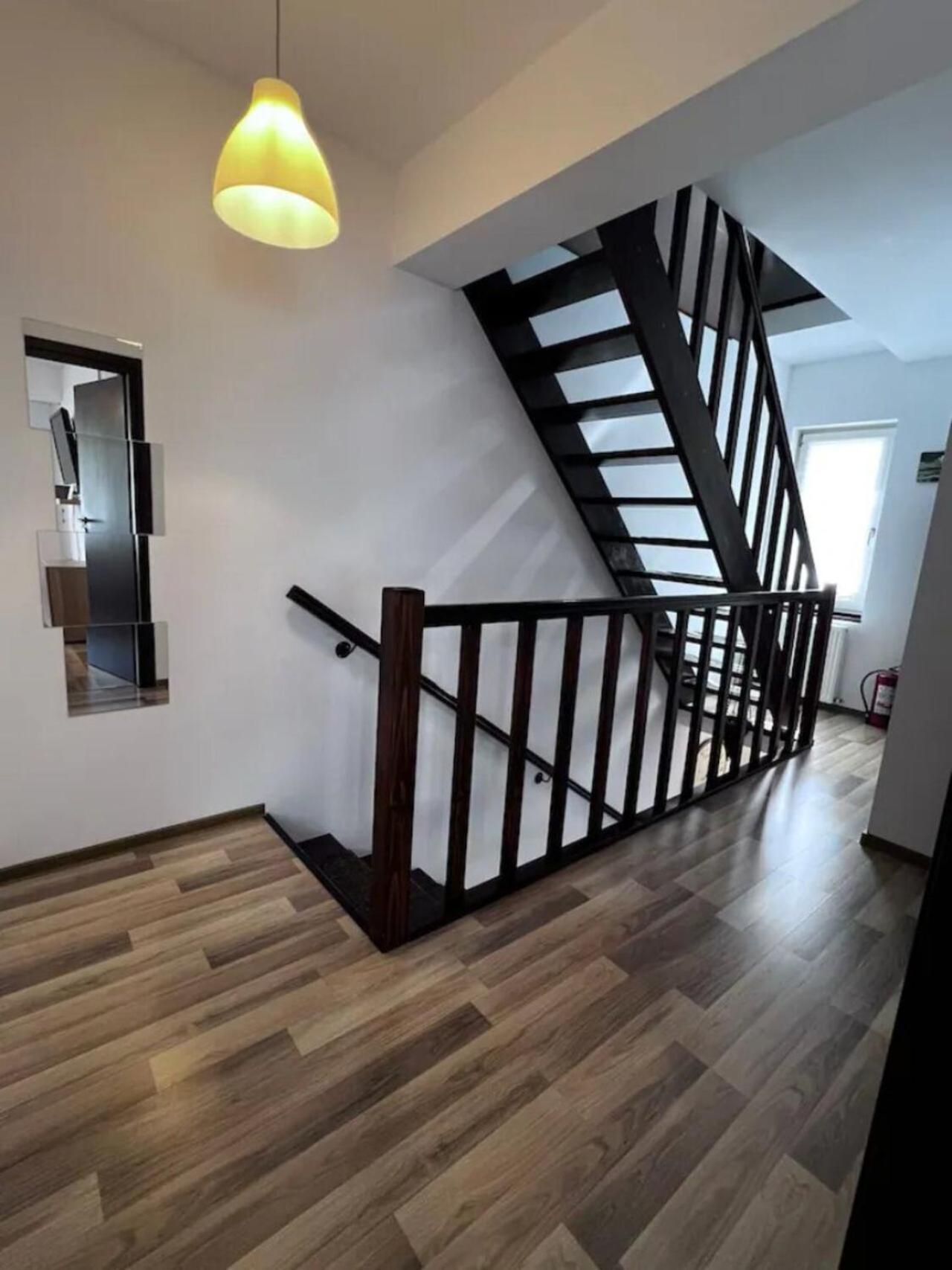 Vila Luminoasa Cu Curte Privata Bucureşti Eksteriør bilde
