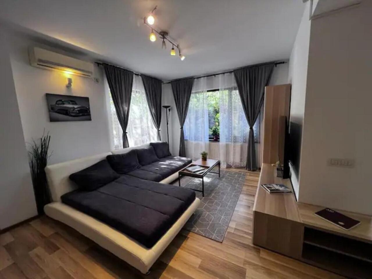 Vila Luminoasa Cu Curte Privata Bucureşti Eksteriør bilde